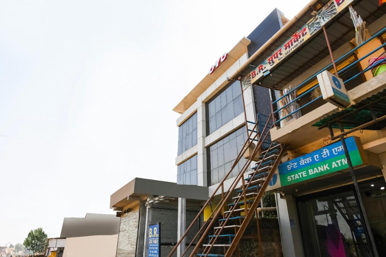 Oyo Flagship 45586 Hotel Airport Inn Rāipur Exterior foto