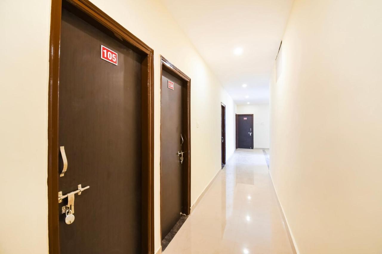 Oyo Flagship 45586 Hotel Airport Inn Rāipur Exterior foto